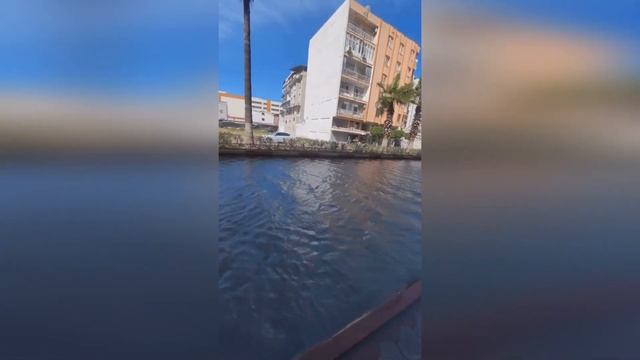 Землетрясение в Турции море в Искендеруне разлилось после землетрясения, улицы затопило водой смотреть онлайн
