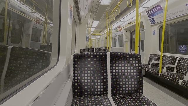 Metropolitan Line S8 Stock 21015 From King's Cross St Pancras to Farringdon смотреть онлайн