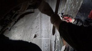 Снятие клипс. Разобрал подкрылок на БМВ Х5 для замены насоса омывателя фары.