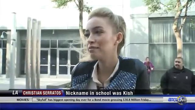 Christian Serratos Surprises Fans in Twilight Tent City смотреть онлайн
