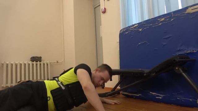 РЕКОРД В ОТЖИМАНИЯХ! ТЕСТИРУЕМ WORKOUT ЖИЛЕТ! СЕТ "СПЕЦНАЗ" НА ВЫЖИВАНИЕ! смотреть онлайн