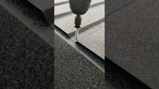 Крепление металлопрофиля на саморезы с резиновой шайбой Klimas Wkret-Met смотреть онлайн