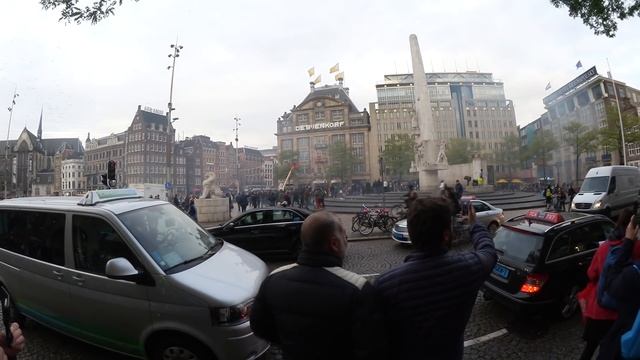 Ajax vs. Fenerbahçe - Fenerbahçe Fans vs. Holländische Polizei ft. Ultras & Pyro in Amsterdam смотреть онлайн
