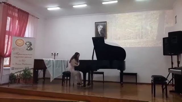 В ГОСТЯХ У РОЯЛЯ (фортепіанний відділ) смотреть онлайн