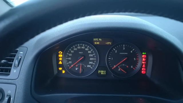 Volvo S40 1.6d Cold Start - 17