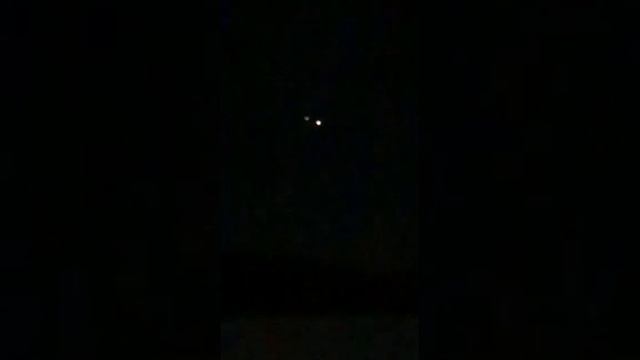 "Поцелуй планет" в небе над Стерлитамаком. Венера и Юпитер. 21:15 / 1 марта 2023г. смотреть онлайн