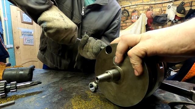 Сборка мотора Ява 638 (Jawa 638) ч.1 Продолжаем работу смотреть онлайн