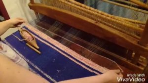 ткацкий станок половиков в работе