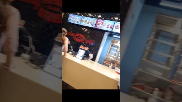 Restaurant Sketch Prank Part 2 With Vinay & Kajal смотреть онлайн