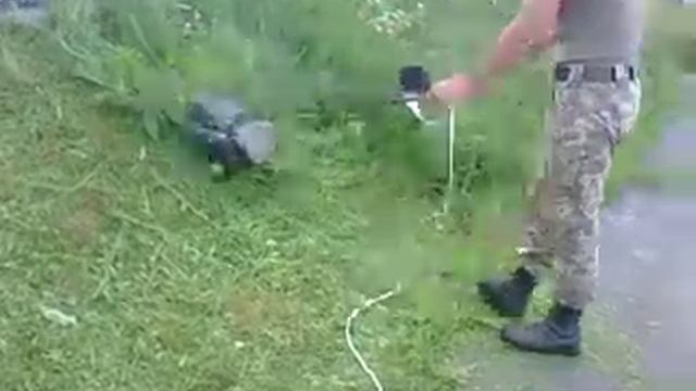 Вот так надо косить в армии)) смотреть онлайн