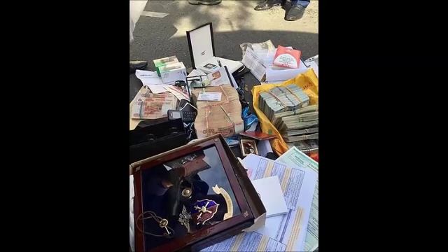 ДЕНЬГИ ПОЛКОВНИКА ЗАХАРЧЕНКО ДО БЮДЖЕТА НЕ ДОШЛИ