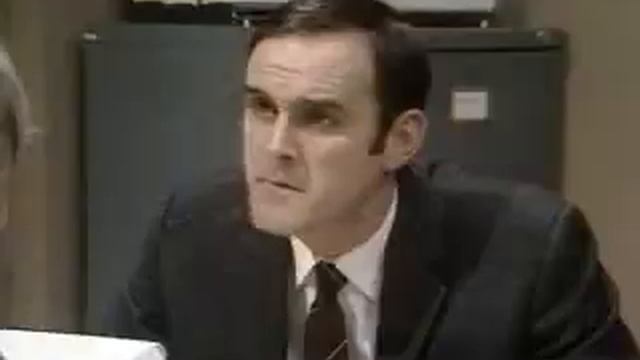 Monty Python 12-1 смотреть онлайн