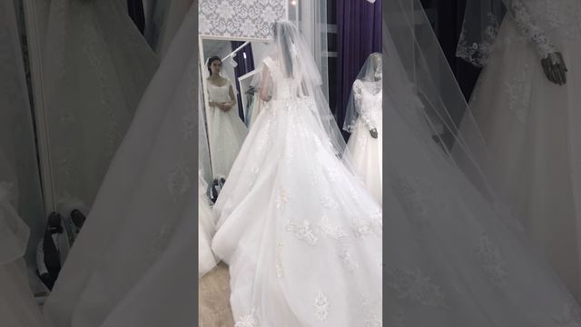 Свадебное платье пышного силуэта с длинным шлейфом смотреть онлайн