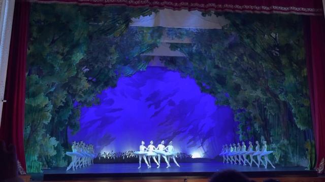 四小天鹅-Танца маленьких лебедей смотреть онлайн