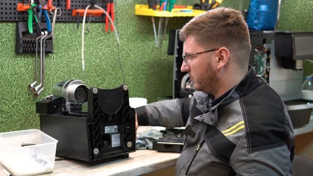 Как почистить рожковую кофеварку от масел в домашних условиях? Чистка на примере Delonghi EC 820 B