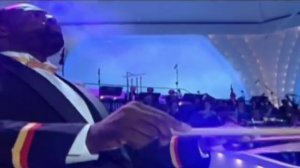 Лучано Паваротти & Джеймс Браун - Это мужской мир.