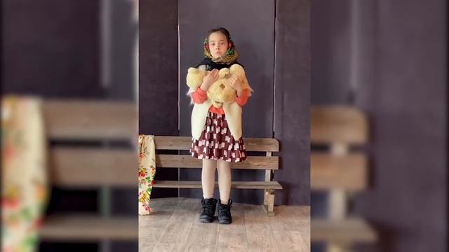 Вялых Алиса. (Лора Тасси «Оборванного мишку утешала») смотреть онлайн