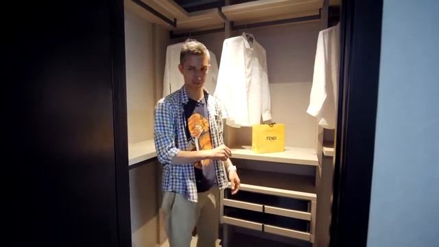 Гараж в квартире на 38 ЭТАЖЕ — обзор дома Porsche Tower смотреть онлайн