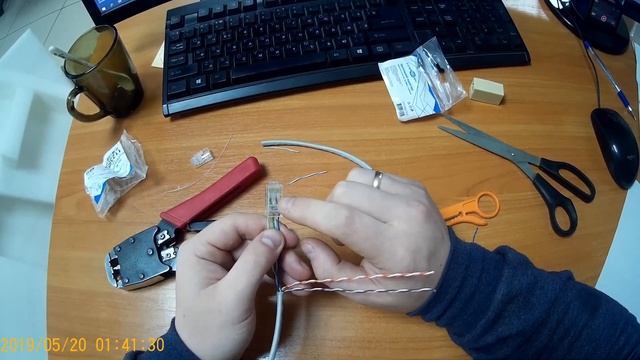 Как обжать один провод витой пары 8жил на 2 устройства смотреть онлайн