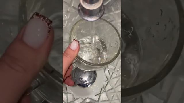 Как ухаживать за накладными ресницами? смотреть онлайн