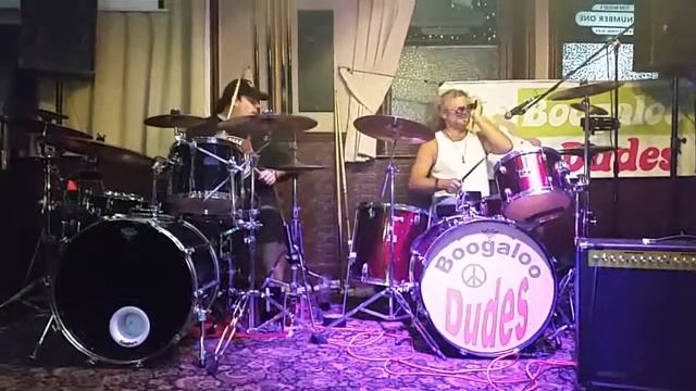 The most epic drum off ever смотреть онлайн