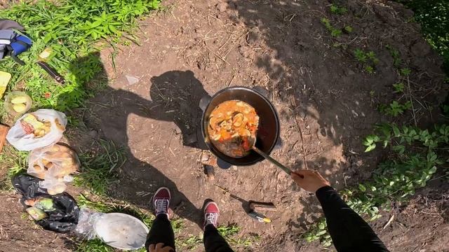 Картошка с курицей в казане на природе смотреть онлайн