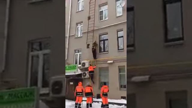 Техника безопасности написана кровью и сломанными конечностями смотреть онлайн