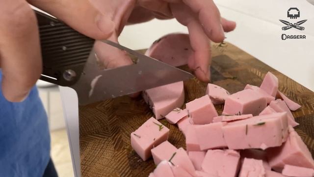 Жёсткие тесты Cardknife. Переезд автомобилем, строгание и.. окрошка смотреть онлайн