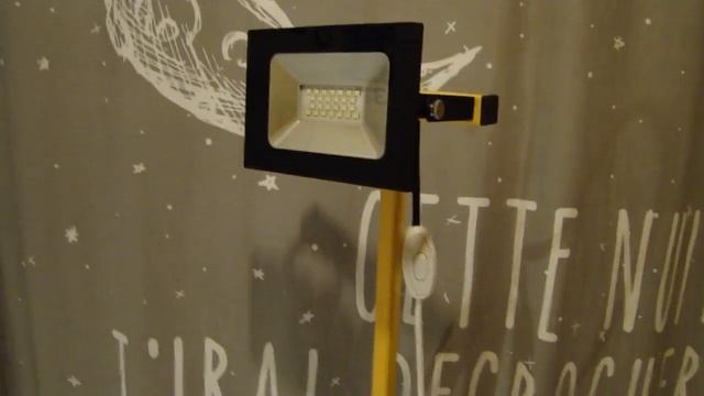 Прожектор на стойке смотреть онлайн