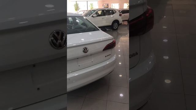 Небольшой видеообзор на VW E-bora. Хороший электромобиль в понятном облике. Доступна к приобретению смотреть онлайн