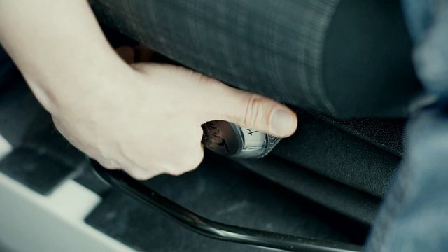 Mercedes-Benz Sprinter | How To Adjust The Suspension Seat