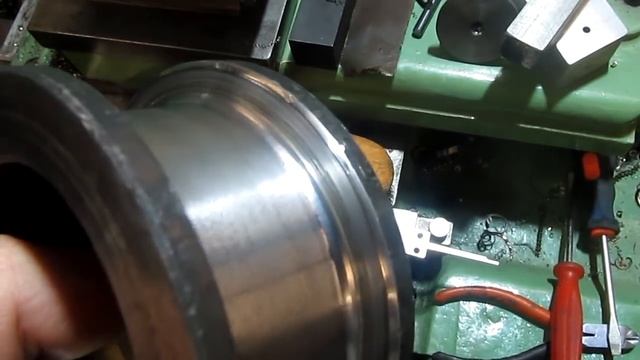 2е78п. Борьба со шпиндельной бабкой продолжается. Как работает механизм радиальной подачи резца. смотреть онлайн