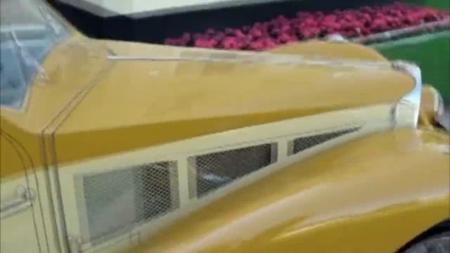 Старик умирает и оставляет своим наследникам гараж полный раритетных автомобилей смотреть онлайн
