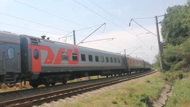 Электровоз ЭП1М 662 с поездом №233М Москва-Новороссийск. смотреть онлайн