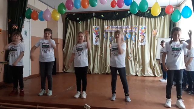 Танец 4 класса на выпускной / Танок 4 класу на випускний 2021 смотреть онлайн