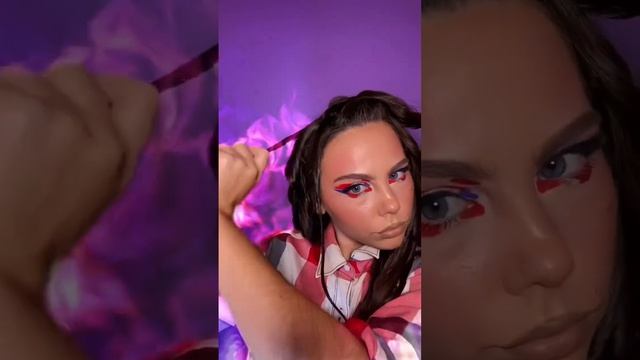 Туториал на прическу из 90х #макияж #яркиймакияж #визажист #прическа смотреть онлайн