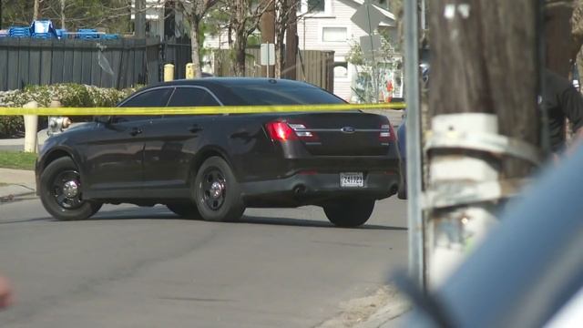 Neighbors watch in horror as woman dragged to her death смотреть онлайн