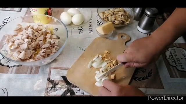САЛАТ Деревенский / салат из куриной грудки / вкусное БЛЮДО / ПРАЗДНИЧНЫЙ СТОЛ смотреть онлайн