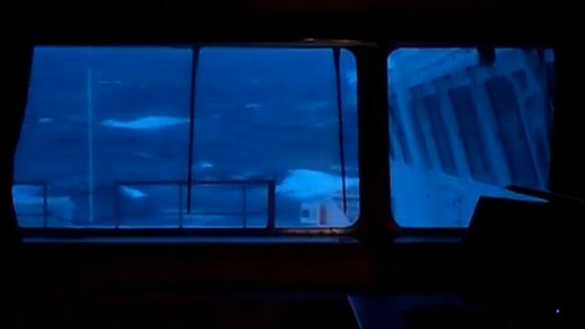 Шторм в Бискайском заливе,крен 20 градусов. смотреть онлайн