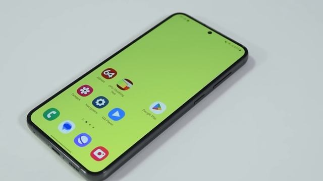 Samsung Galaxy S23+ смотреть онлайн