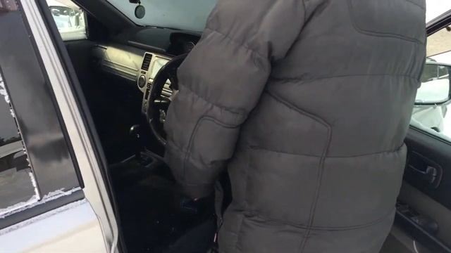 Nissan X-Trail (Ниссан Х-трейл)Замена генератора,не реагирует на педаль газа. смотреть онлайн