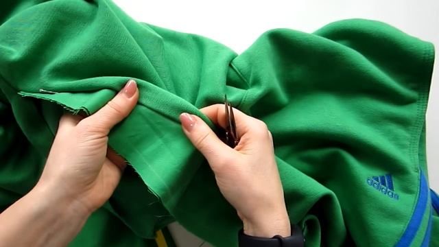 Как расширить спортивные брюки ластовицей/вставкой смотреть онлайн