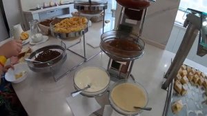 Витязево, отель Венера Ресорт. Столовая. Завтрак все включено.