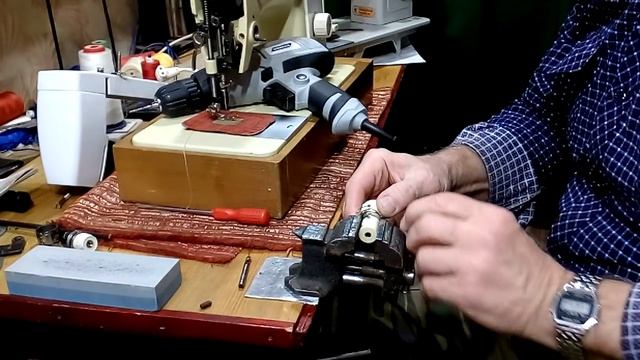 Чайка-132М. Чайка-142М. Регулятор натяжения верхней нити. смотреть онлайн