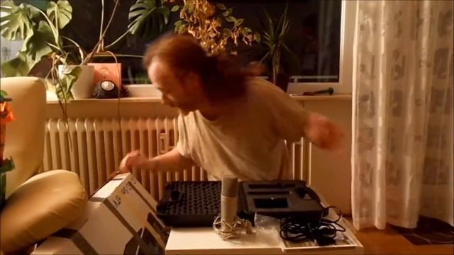 Unboxing T-Bone SC440 USB Mikrofon Podcast Bundle смотреть онлайн