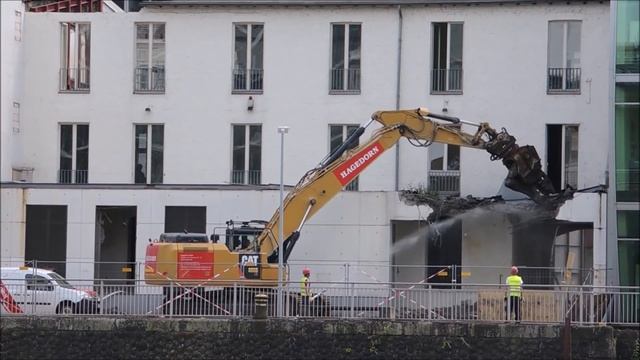 Abriss am Hafen der Start Bagger CAT 336 смотреть онлайн