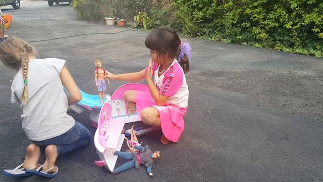 Victoria and Piper Cruise Ship Vacation смотреть онлайн