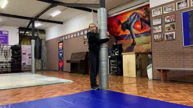 Повисим на столбе смотреть онлайн