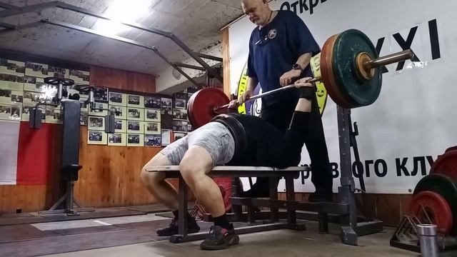 Чекренёв Валентин. Тренировка 10.09.22. Жим лёжа: 147,5*2/2/4. (1) смотреть онлайн