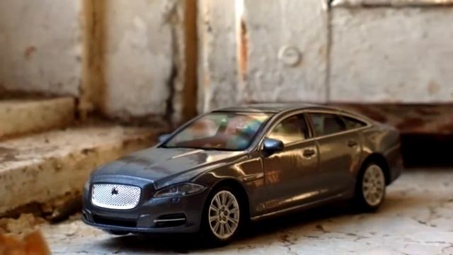 Jagyar Xj Welly 1/43 с дефектом смотреть онлайн